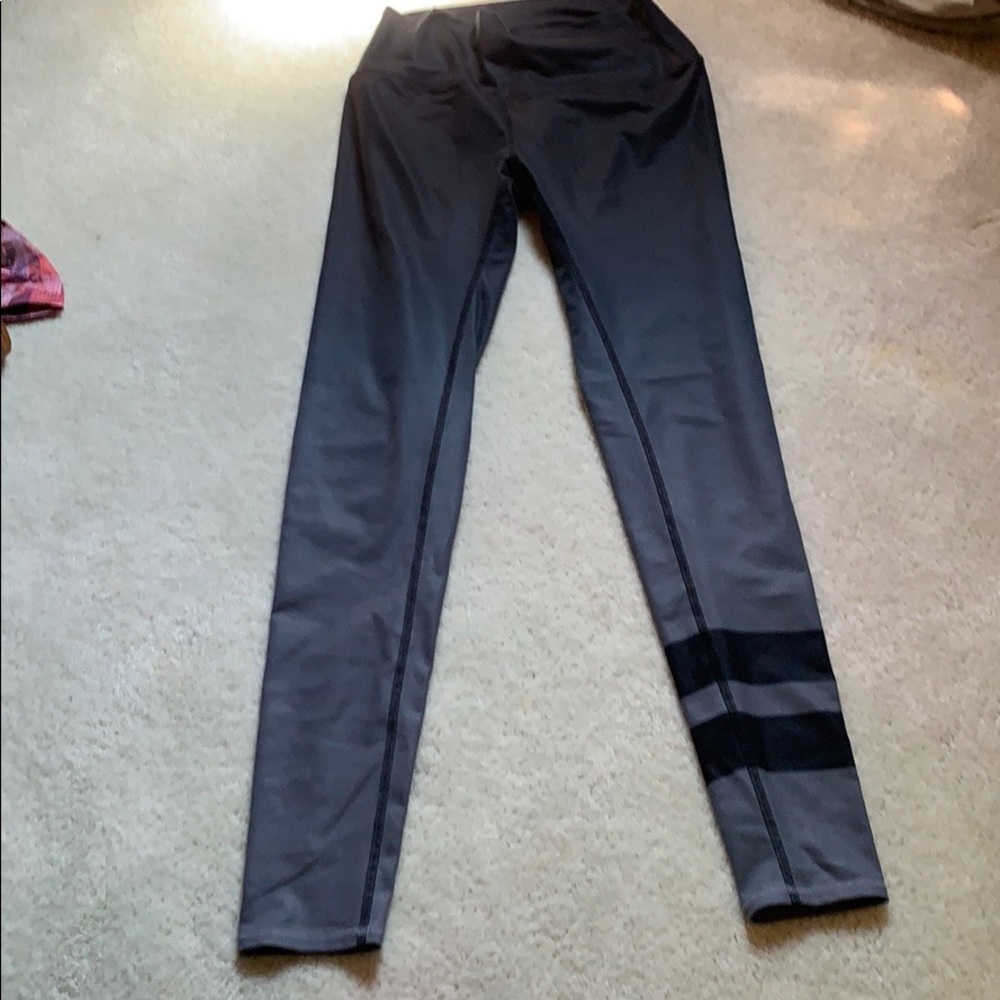 ALO YOGA “Gradient” Ombre Black Gray Leggings Sz M